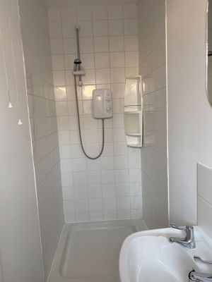 Shower room- click for photo gallery